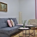 Art Palace Apartments